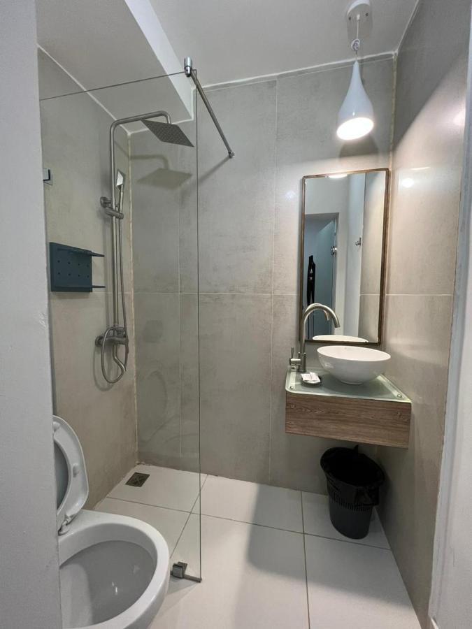 Tourist Hotel Sjymkent Exteriör bild