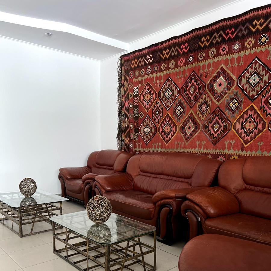 Tourist Hotel Sjymkent Exteriör bild