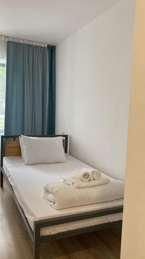 Tourist Hotel Sjymkent Exteriör bild